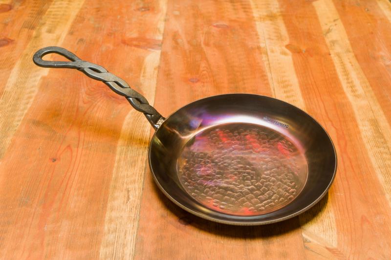 9" Crepe Pan with  Braided Handle