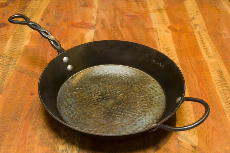 12" Frying Pan,  2.5" Deep, 1 Loop & 1 Braided Handle